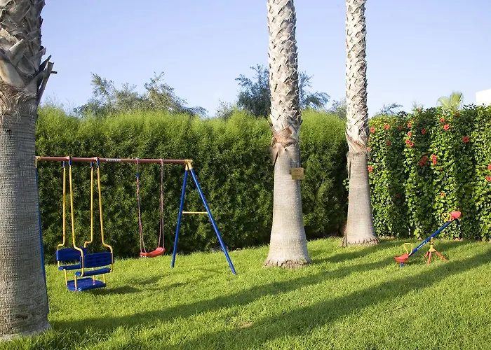 Nissi Park Отель