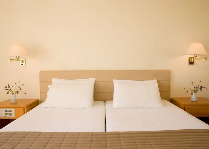 Nissi Park Отель 3*