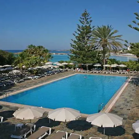 Nissi Park Hotel 3*