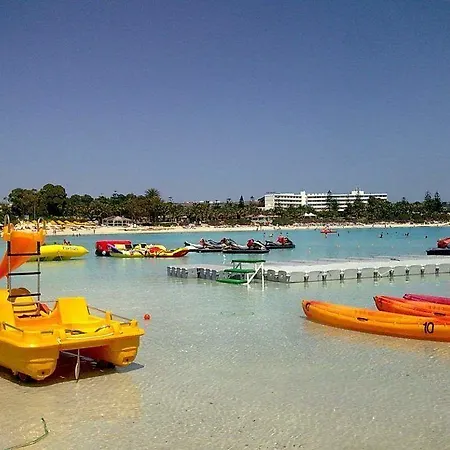 Nissi Park Отель