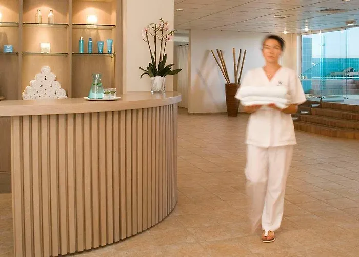 Nissi Park Hotell 3*